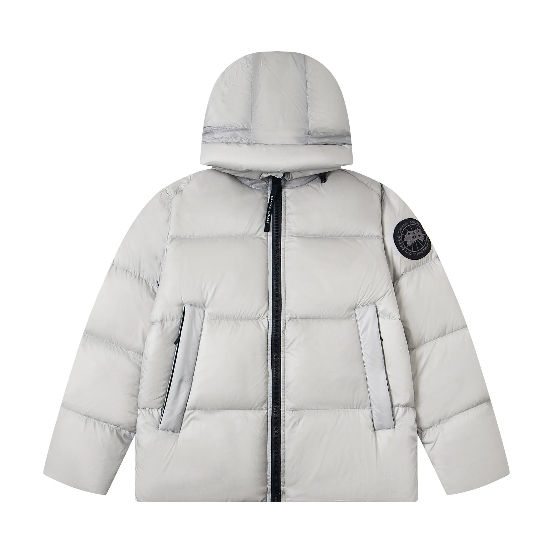 P780 Canada Goose New Puff Couple Style Hooded Down Jacket 1️⃣The fabric is made of recycled Feather-Light tear-resistant fabric, which is ultra-light and has no weight-bearing feeling on the upper body. The unique black label highlights the temperament. The interior is filled with white duck down, making the upper body very light and comfortable! 2️⃣It is very youthful and energetic, and can be easily worn by both men and women. It is very in line with the fashion aesthetic concepts of today's young people! 3️⃣ A full set of customized accessories, complete with three standards, same style for men and women, a must-have for couples. Size: S-XXL